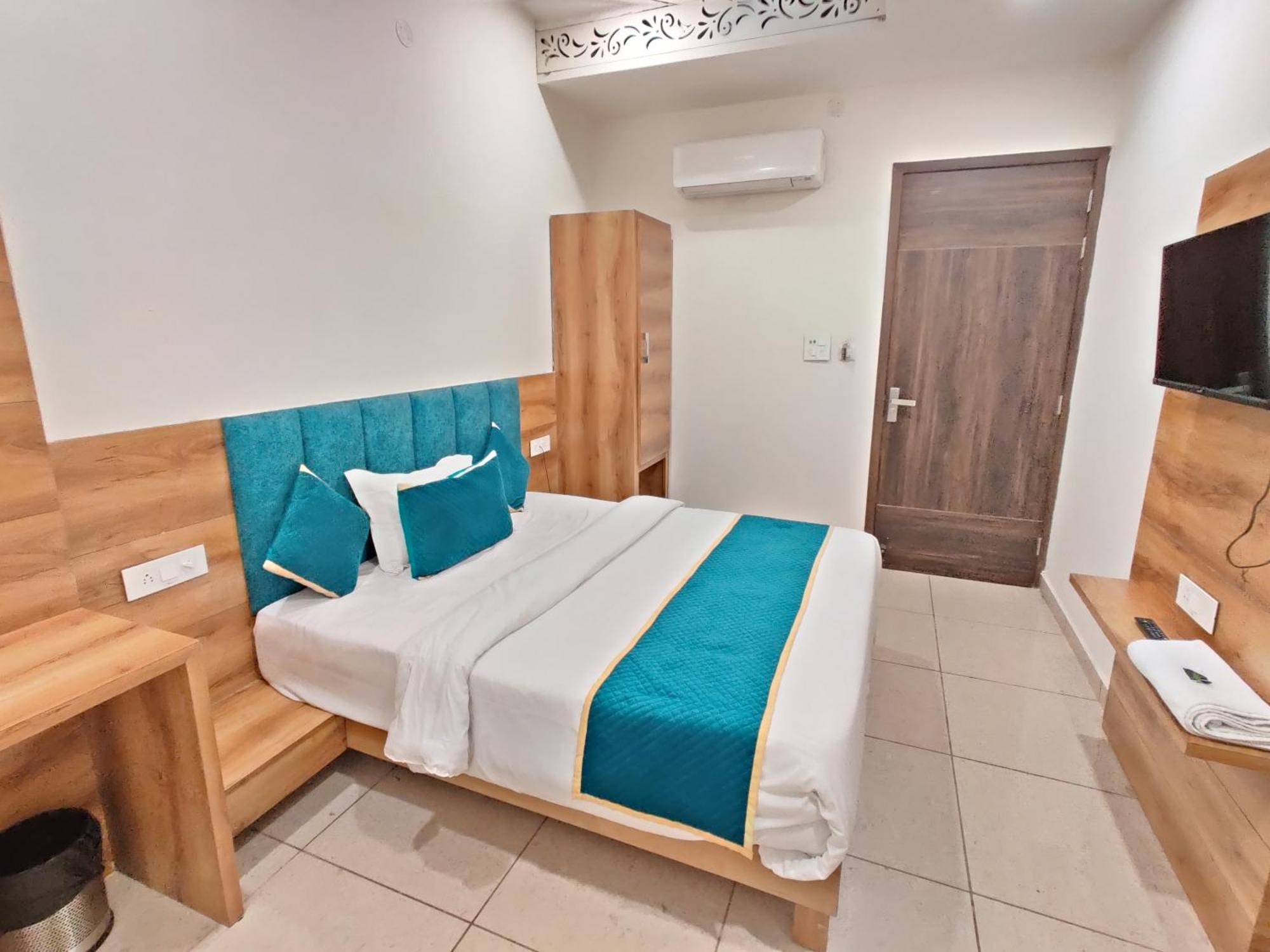 Hotel D S Inn Амритсар Екстериор снимка