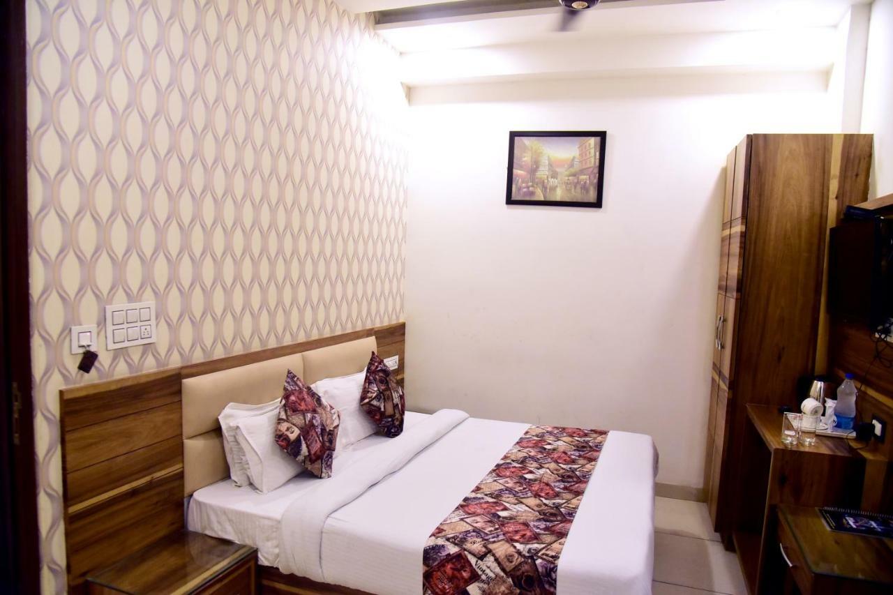 Hotel D S Inn Амритсар Екстериор снимка