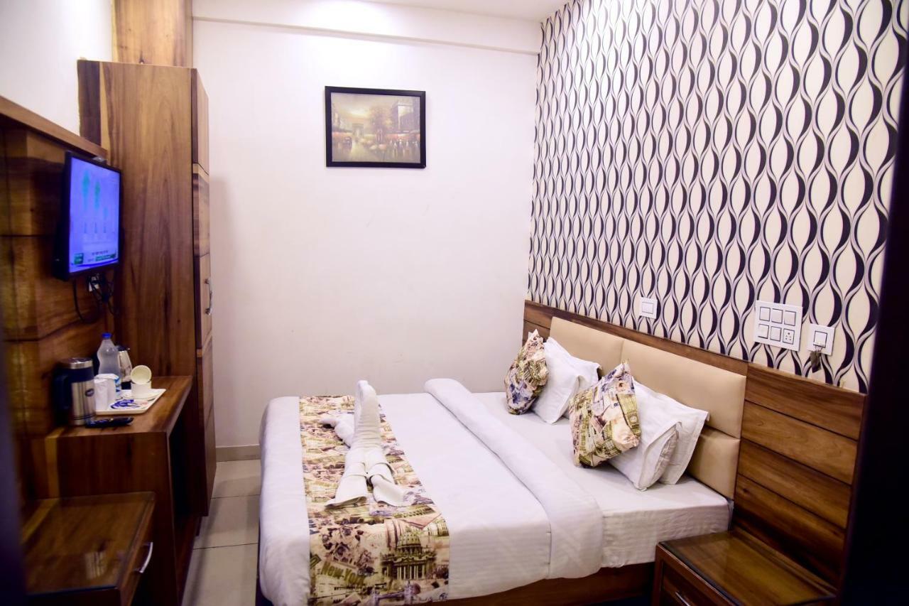 Hotel D S Inn Амритсар Екстериор снимка