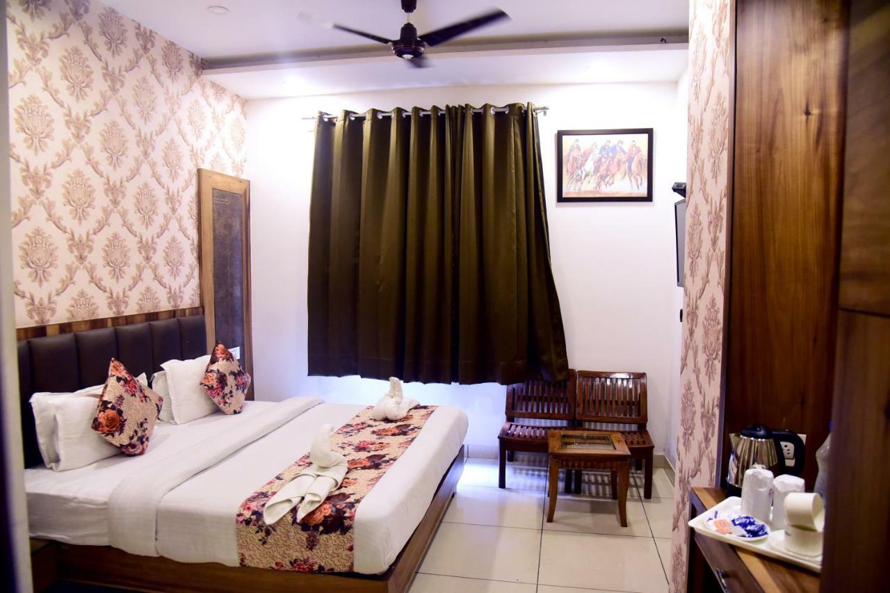 Hotel D S Inn Амритсар Екстериор снимка