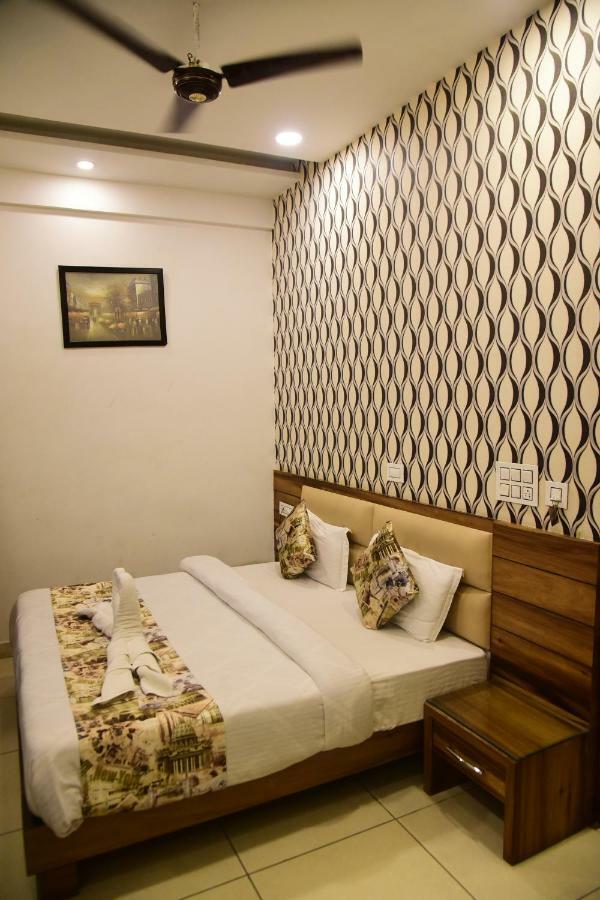 Hotel D S Inn Амритсар Екстериор снимка