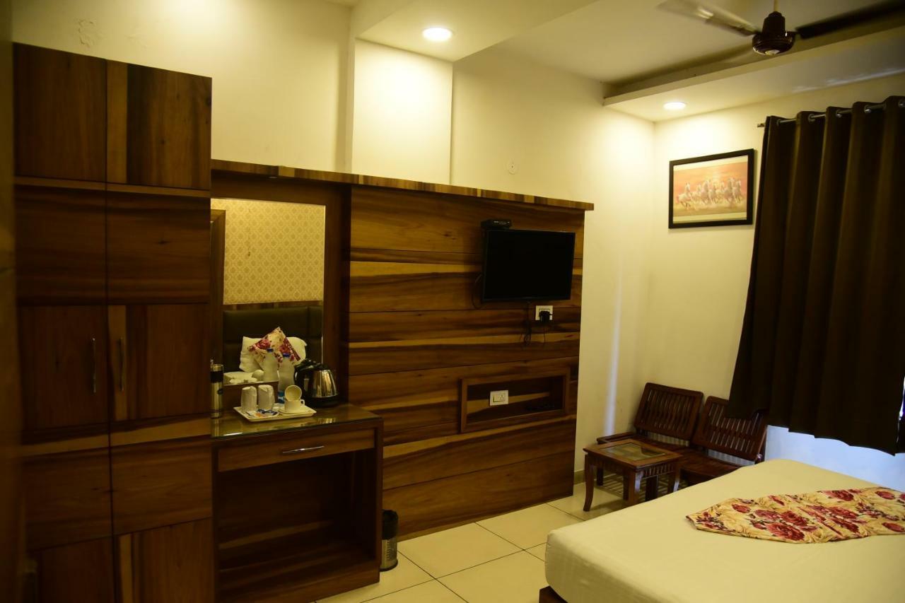Hotel D S Inn Амритсар Екстериор снимка