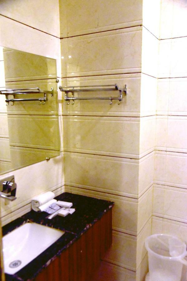Hotel D S Inn Амритсар Екстериор снимка